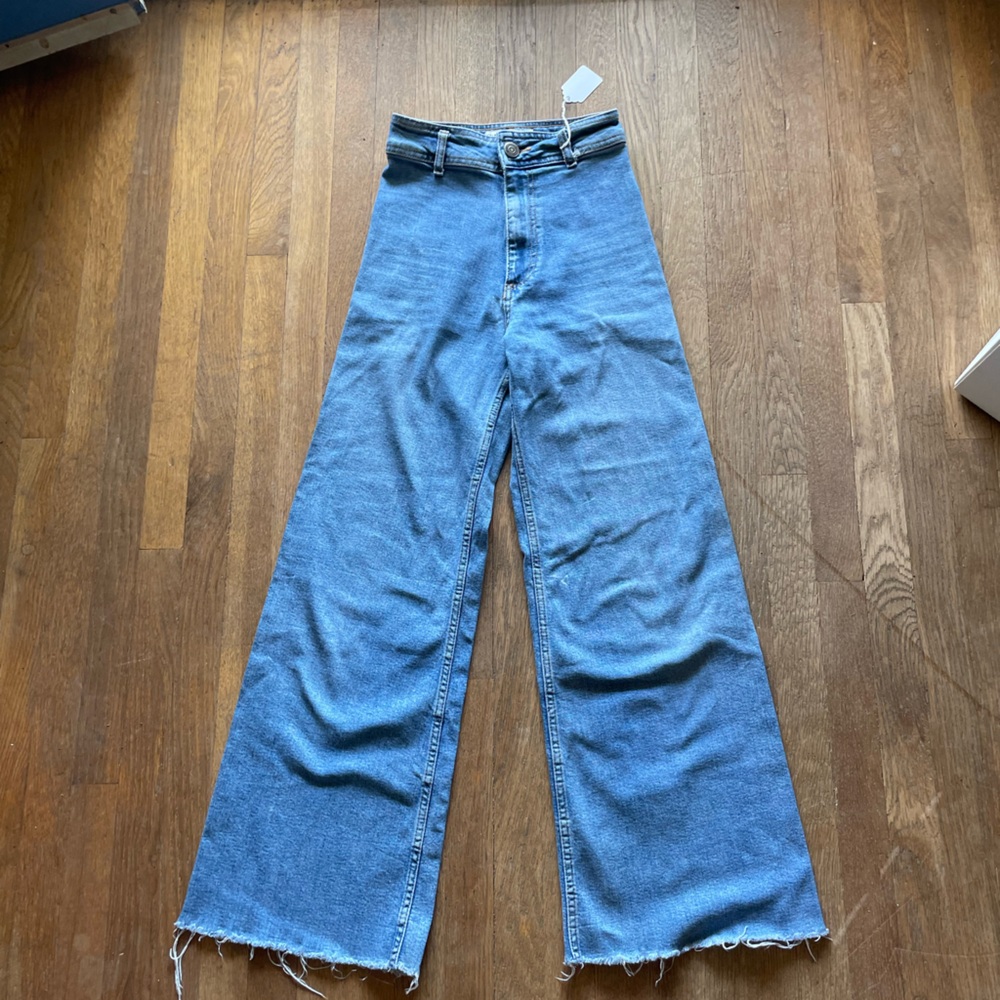 Zara Light Blue Flared Wide-Leg Jeans